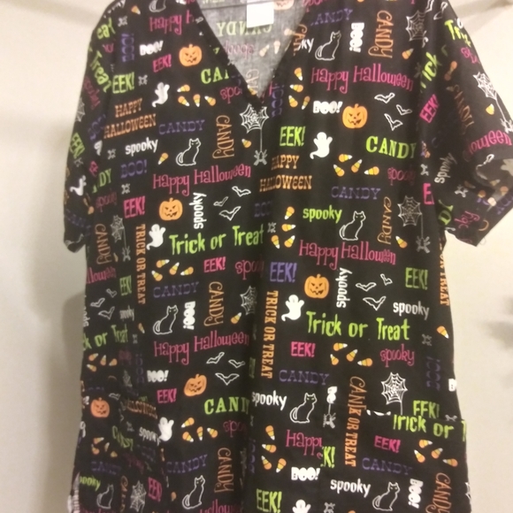 Holiday Halloween size large scrub top.w/ words - Picture 3 of 8